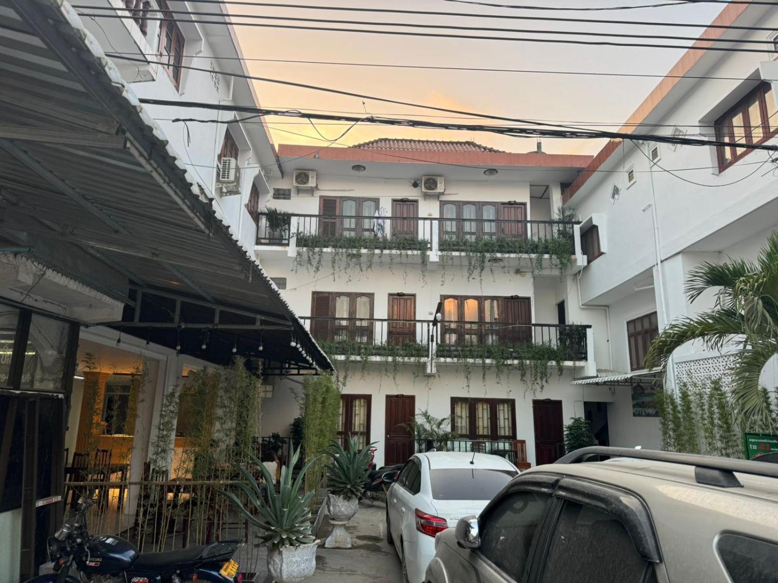 Vang Vieng Green Hotel Exterior photo